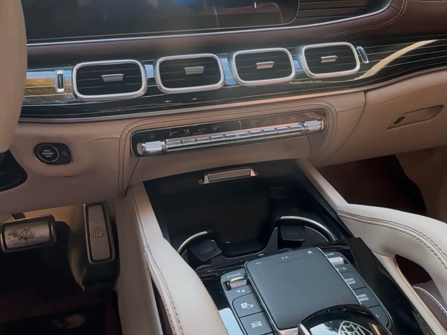 Mercedes-Benz GLS 2023, фото 11