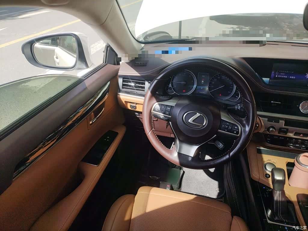 Lexus ES, 2016 3