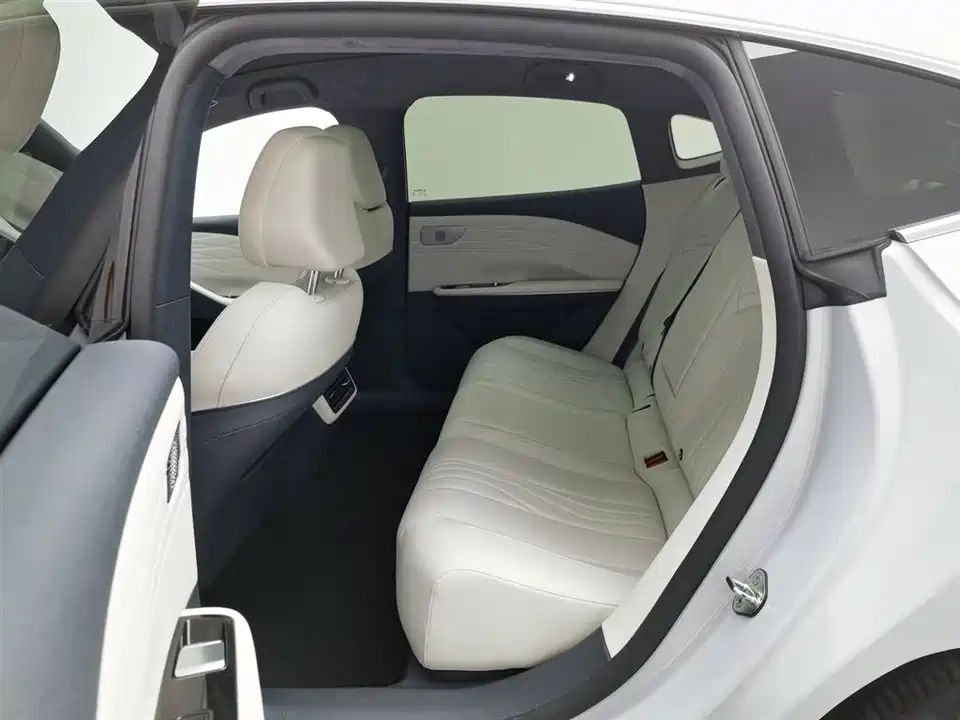 Geely Galaxy Galaxy E8