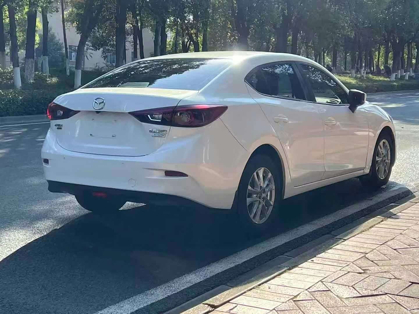 Mazda Mazda3, 2017 7