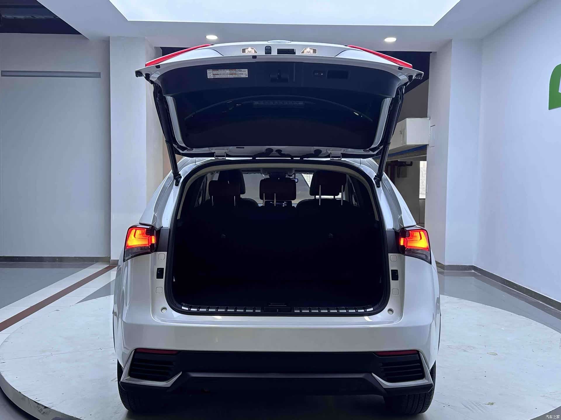 Lexus NX, 2021 20