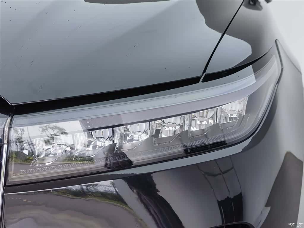 Li Auto ONE, 2023 7
