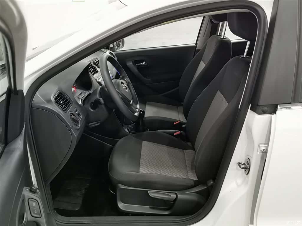 Volkswagen Polo, 2018 10