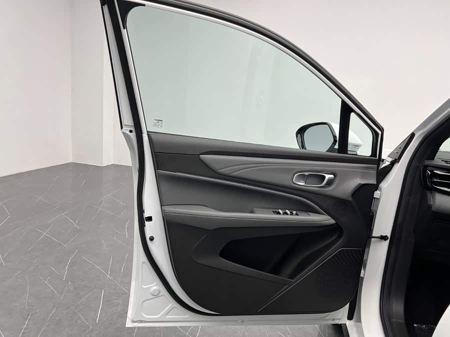 Geely Boyue REV 2026, фото 13