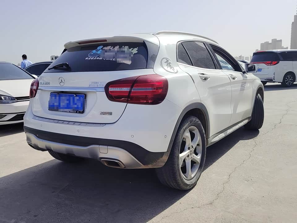Mercedes-Benz GLA