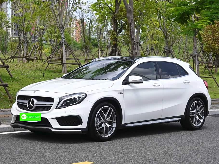 Mercedes-Benz GLA AMG Mercedes-Benz GLA AMG