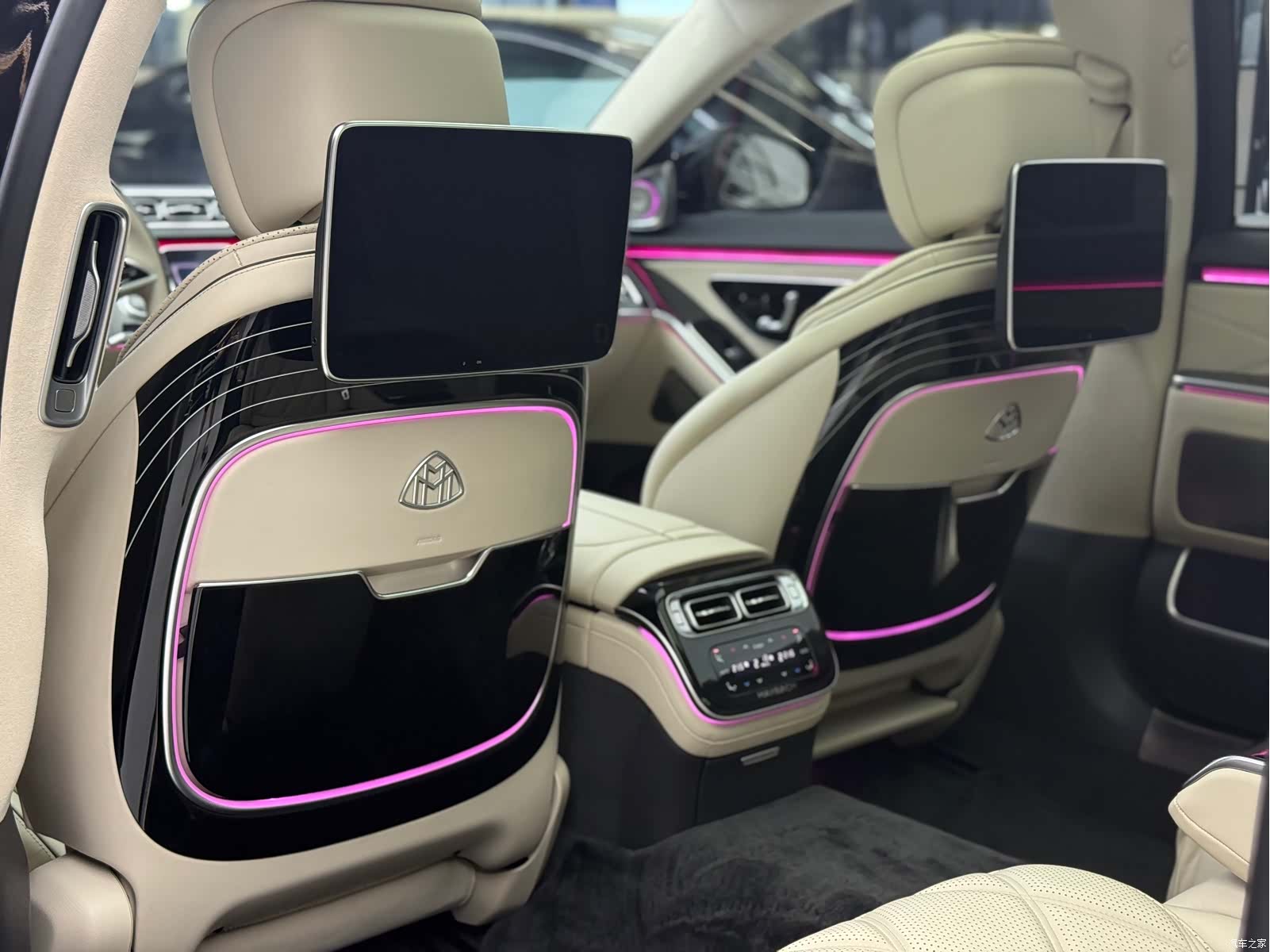 Maybach S-Class, 2022 7