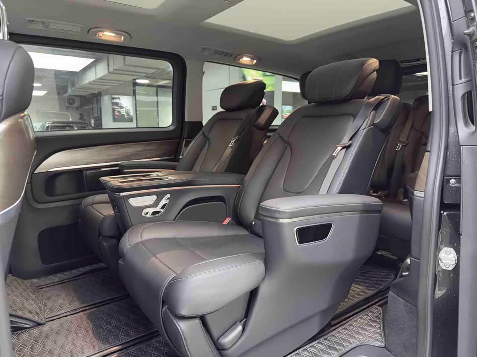 Mercedes-Benz V-class