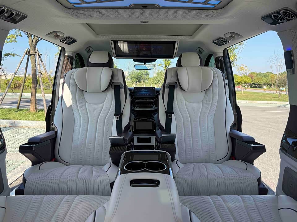 Mercedes-Benz V-class