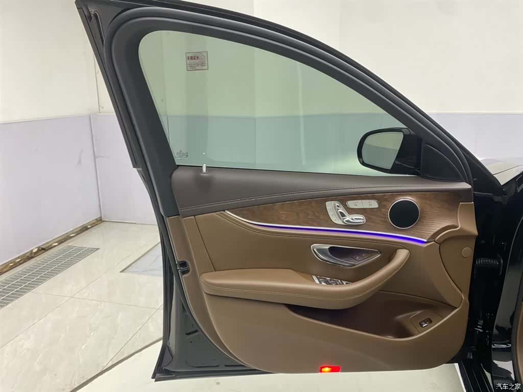 Mercedes-Benz E-Class, 2023 16