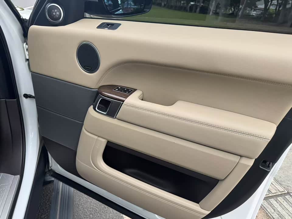 Land Rover Range Rover Sport Land Rover Range Rover Sport