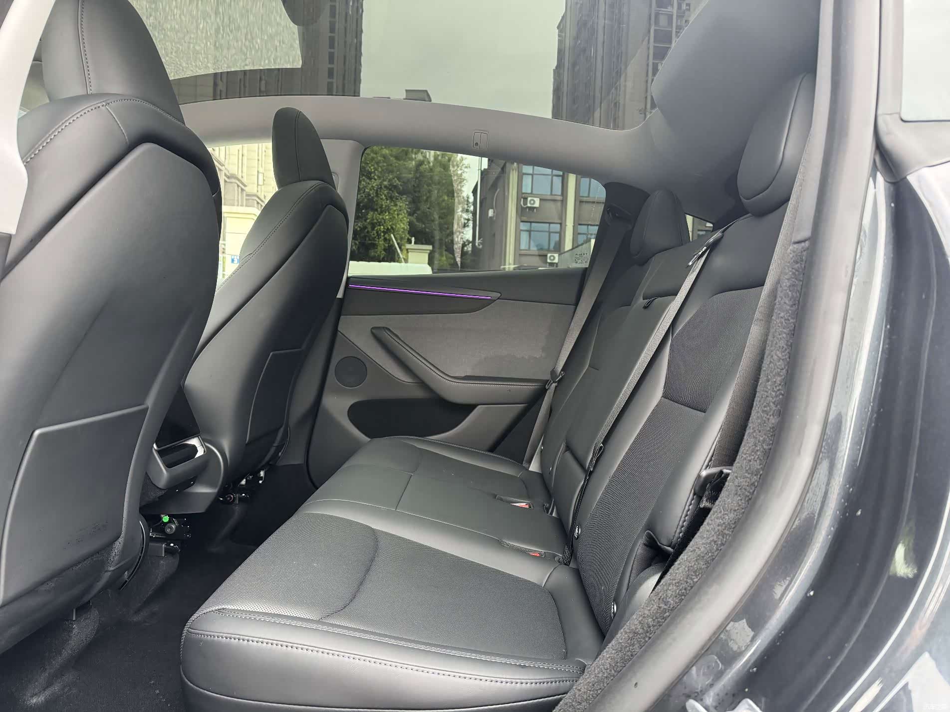 Tesla Model Y, 2025 10