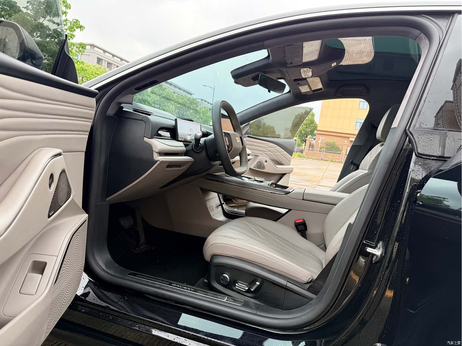 Geely 8, 2025 16