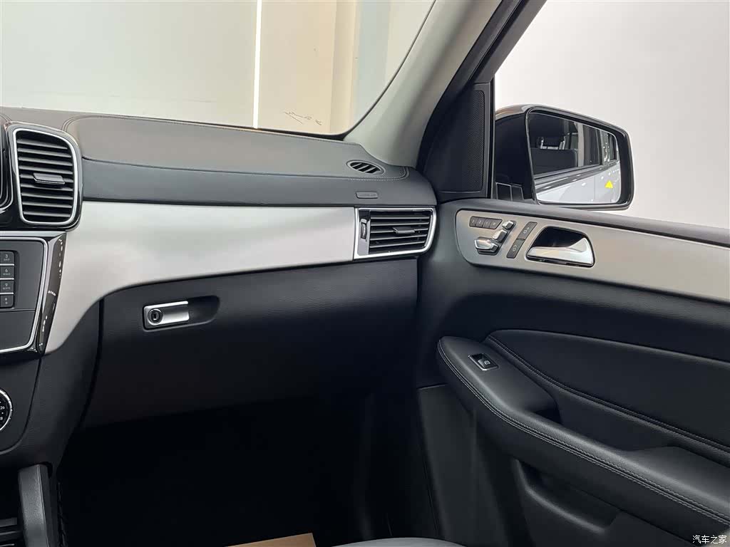 Mercedes-Benz GLE, 2018 31