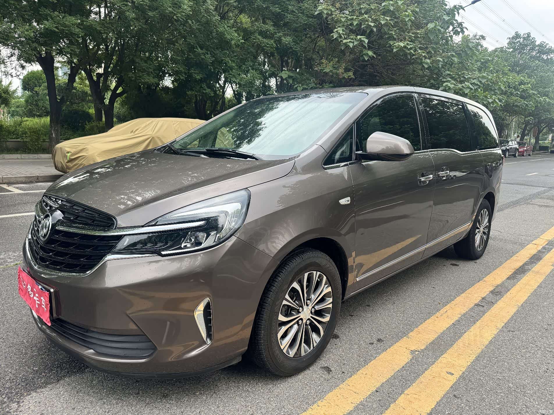 Buick GL8, 2022 1