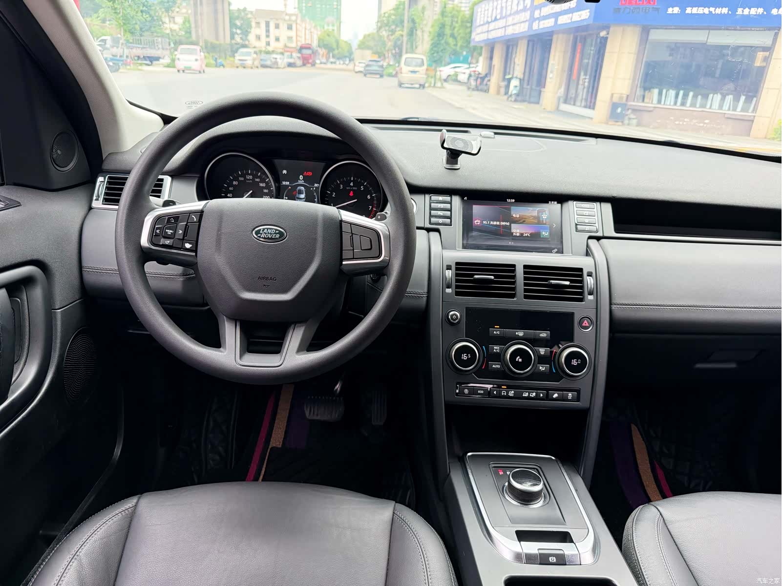 Land Rover Discovery, 2019 6