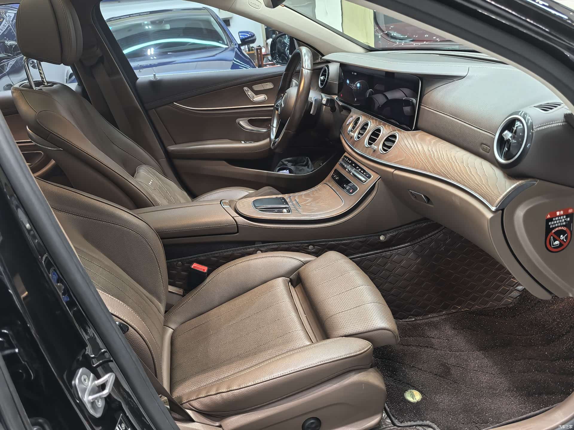 Mercedes-Benz E-Class, 2022 10