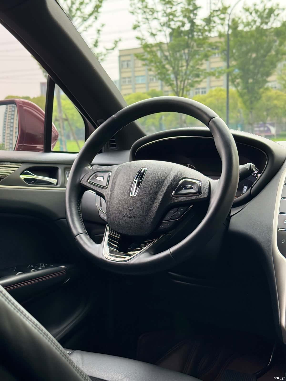 Lincoln MKC, 2015 10