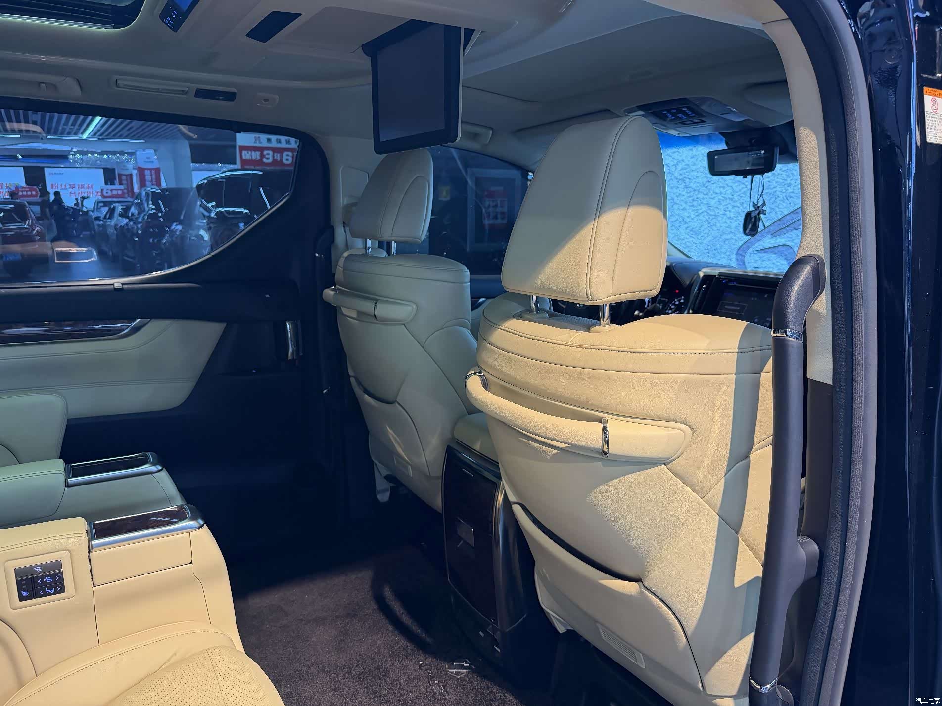 Toyota Alphard, 2019 14