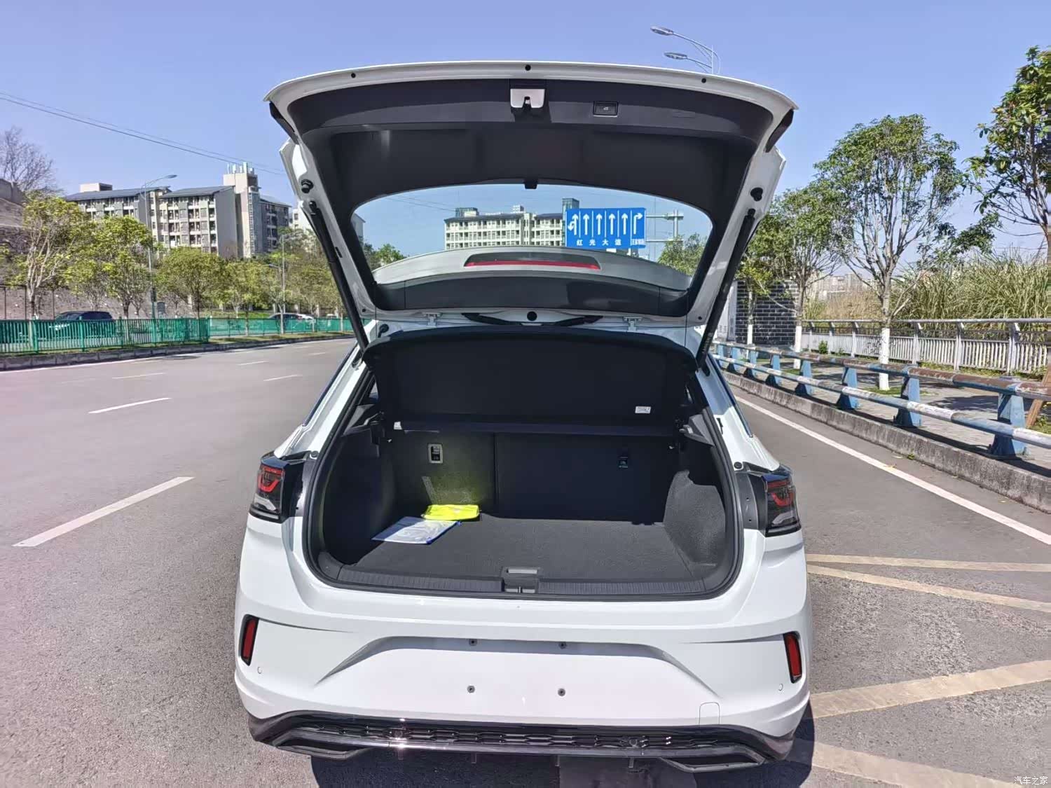 Volkswagen T-ROC, 2026 9