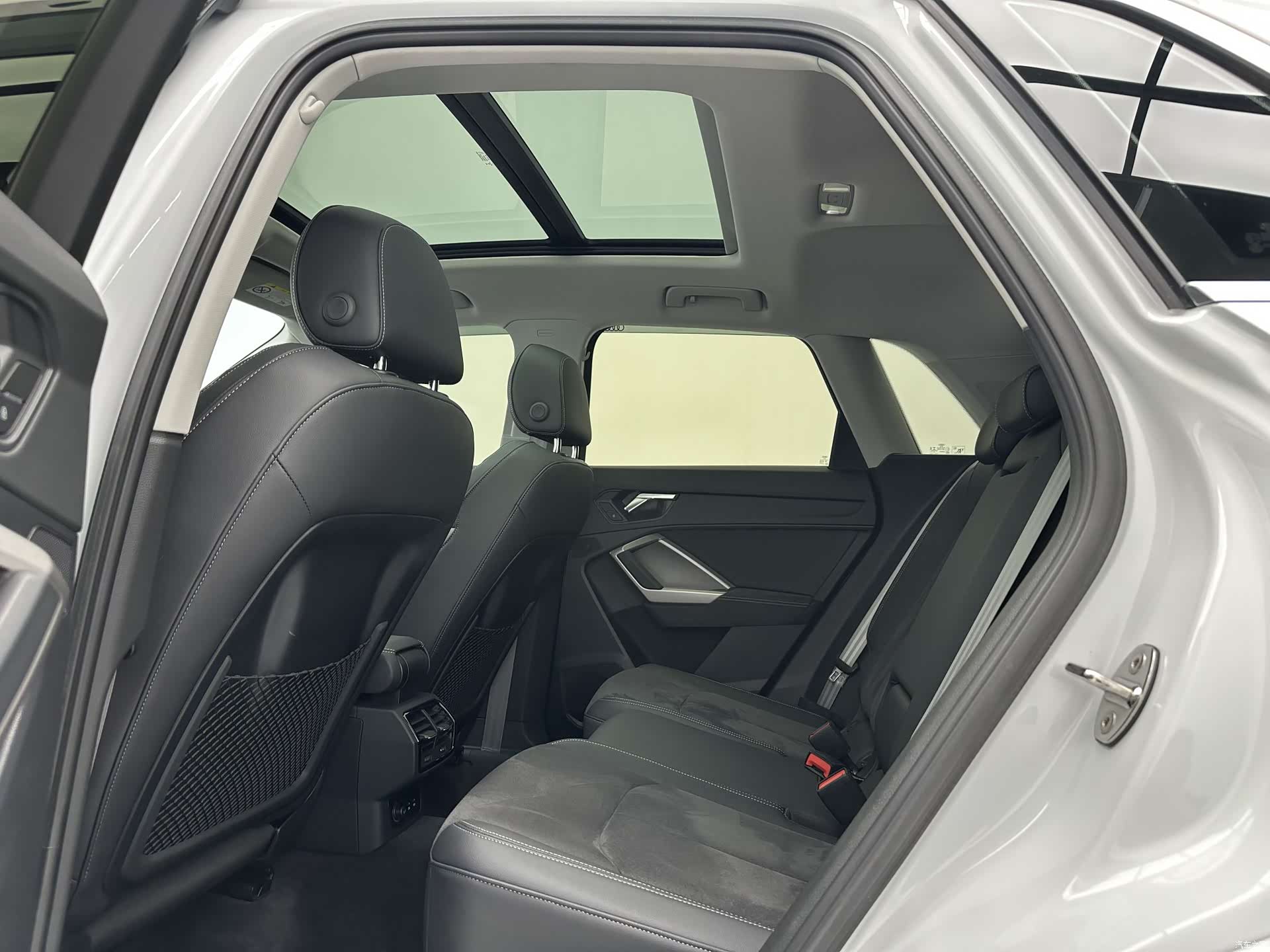 Audi Q3, 2023 6