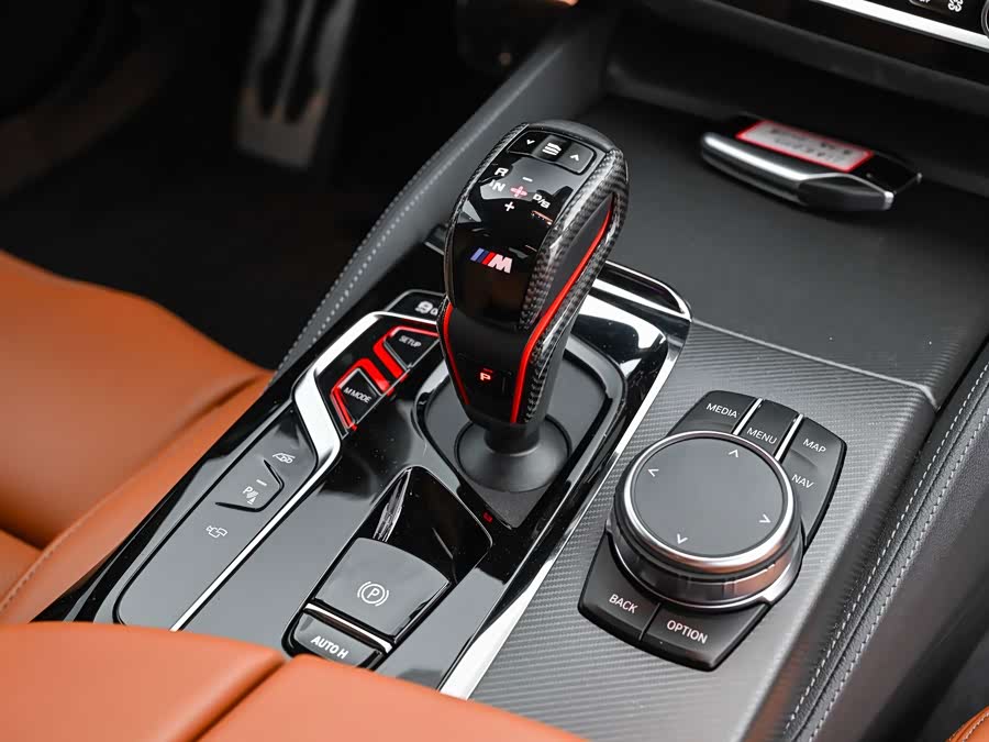 BMW M5 2023, фото 8