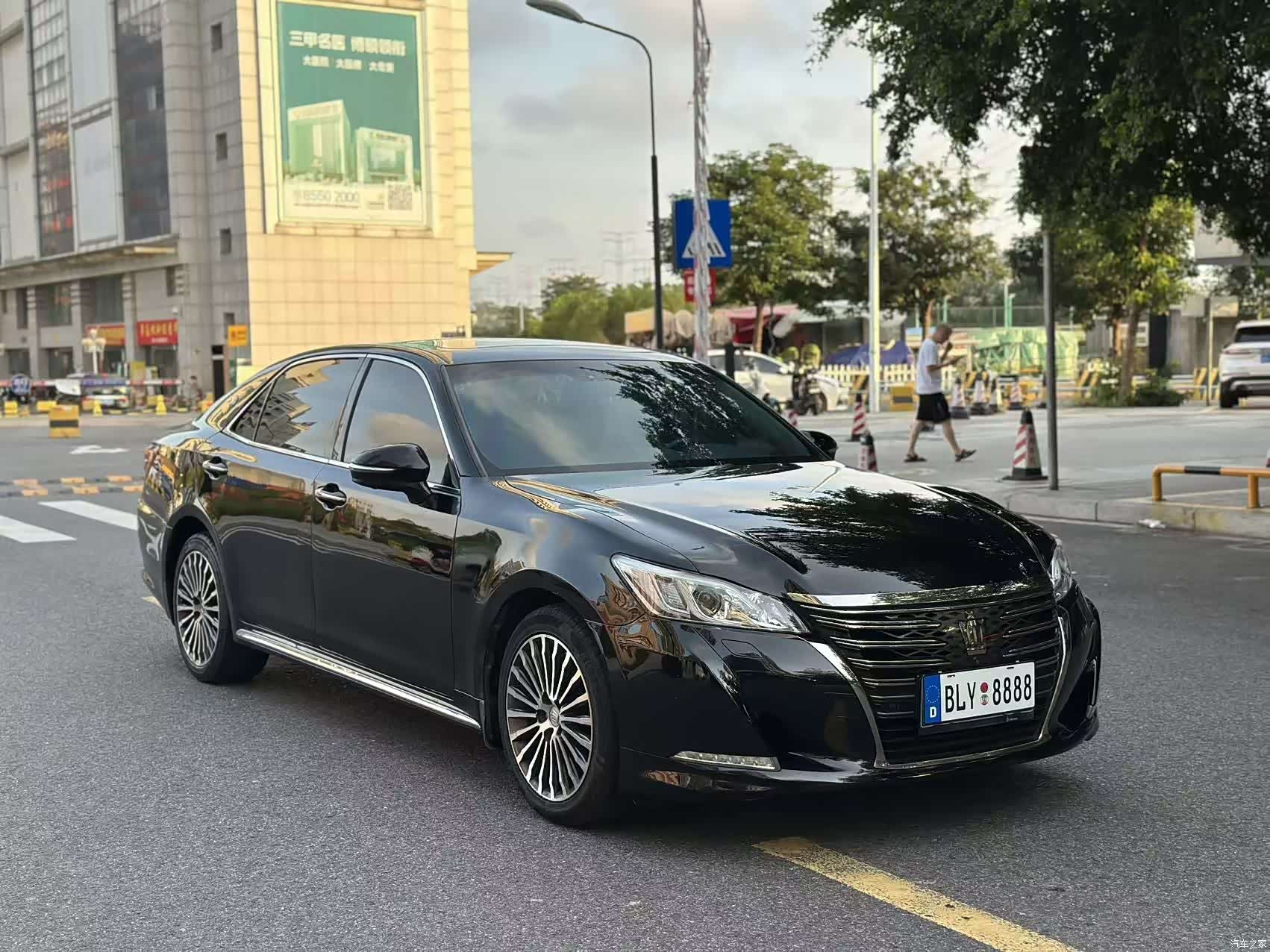 Toyota Crown, 2018 3