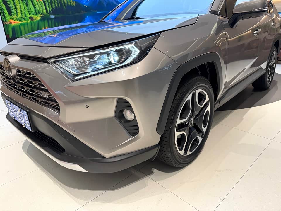 Toyota RAV4 Rongfang