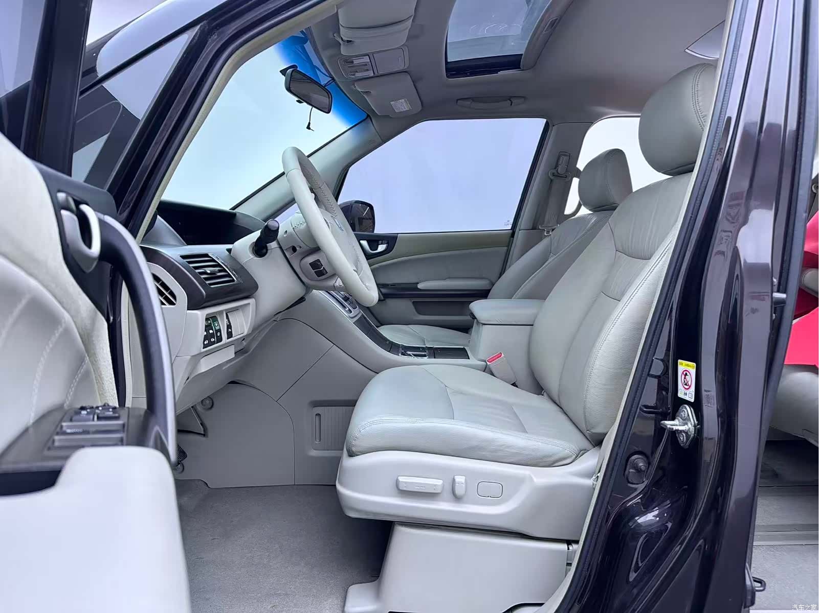 Honda Elysion, 2015 4
