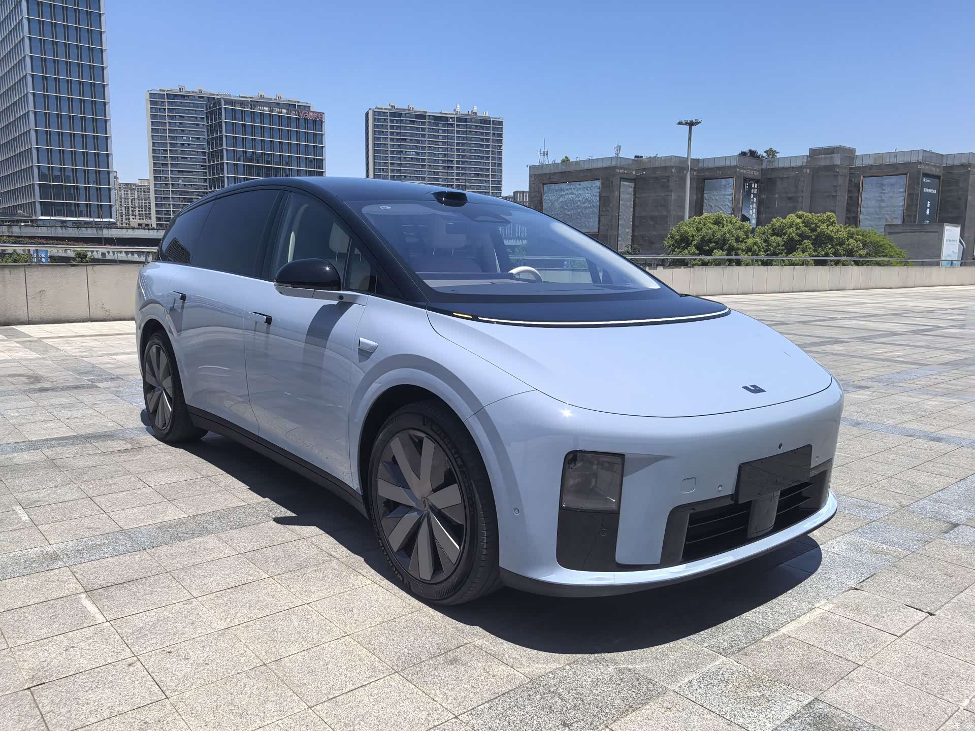 Li Auto i8, 2025 все фото