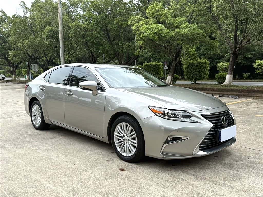 Lexus ES, 2018 3