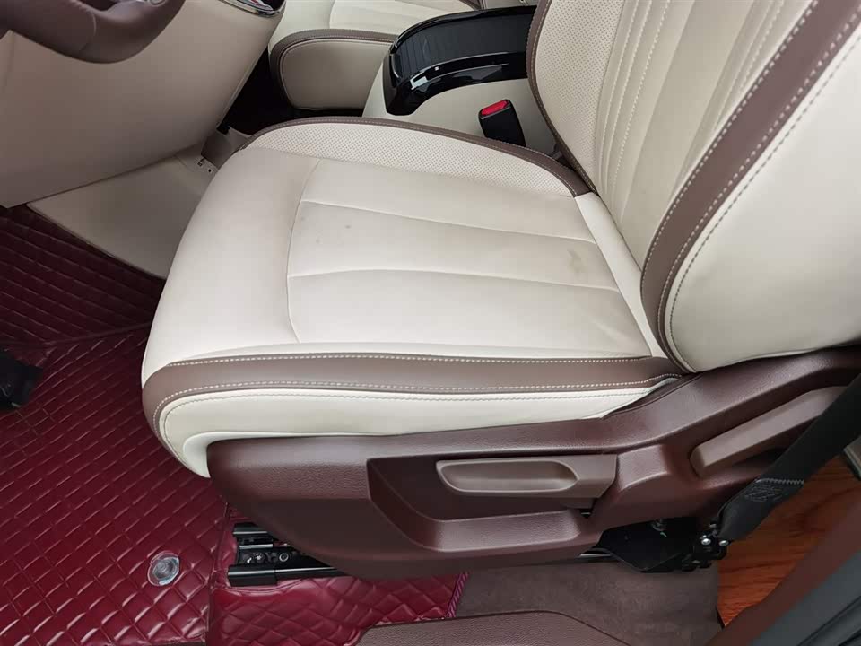Besturn M9 Besturn M9