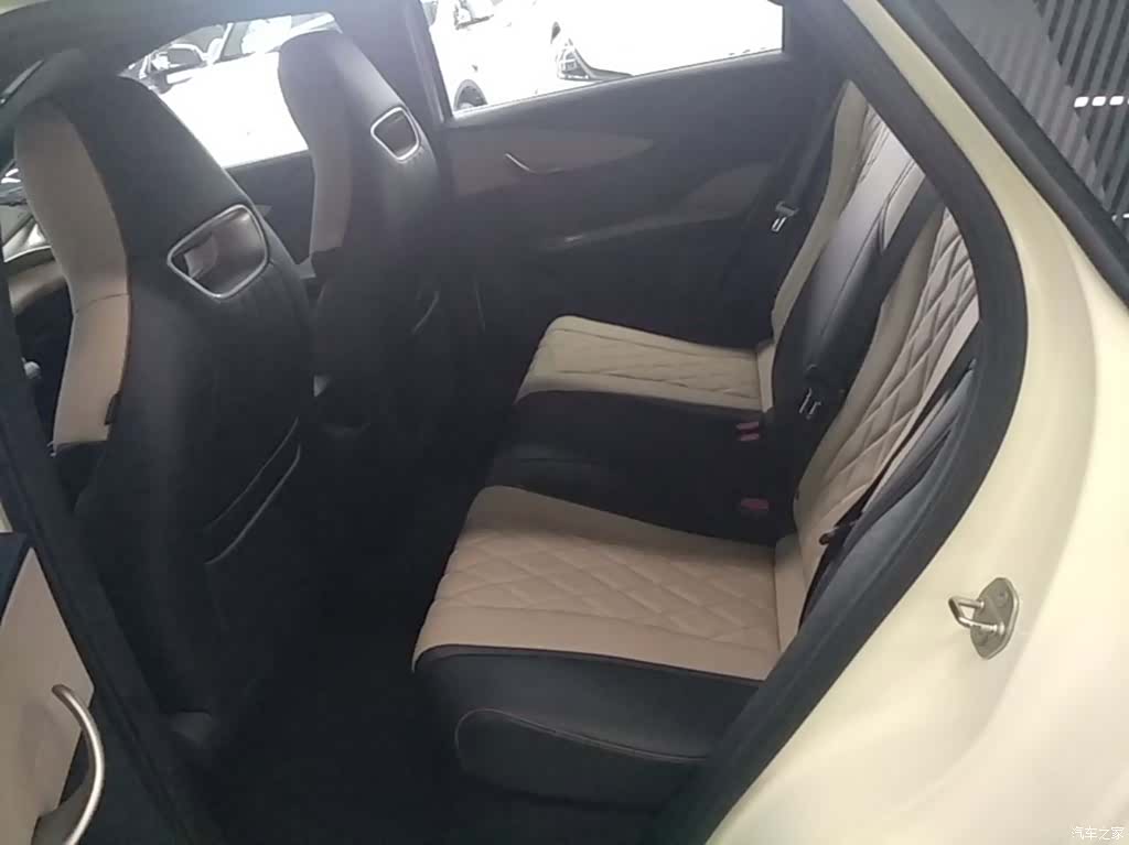 BYD Dolphin, 2022 17