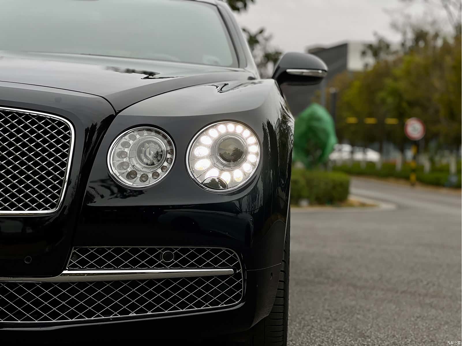 Bentley Flying Spur, 2014 11