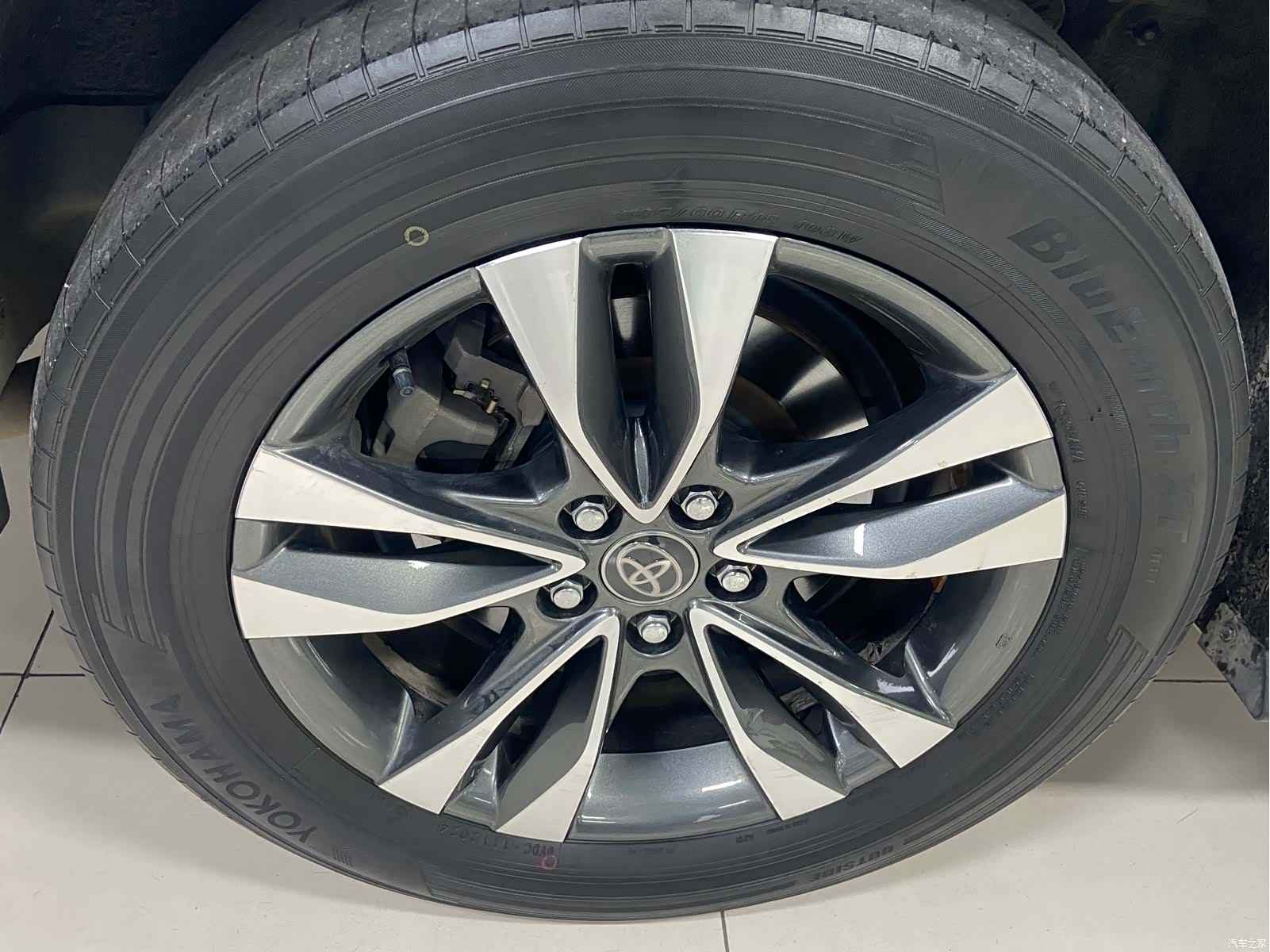 Toyota Granvia, 2023 18