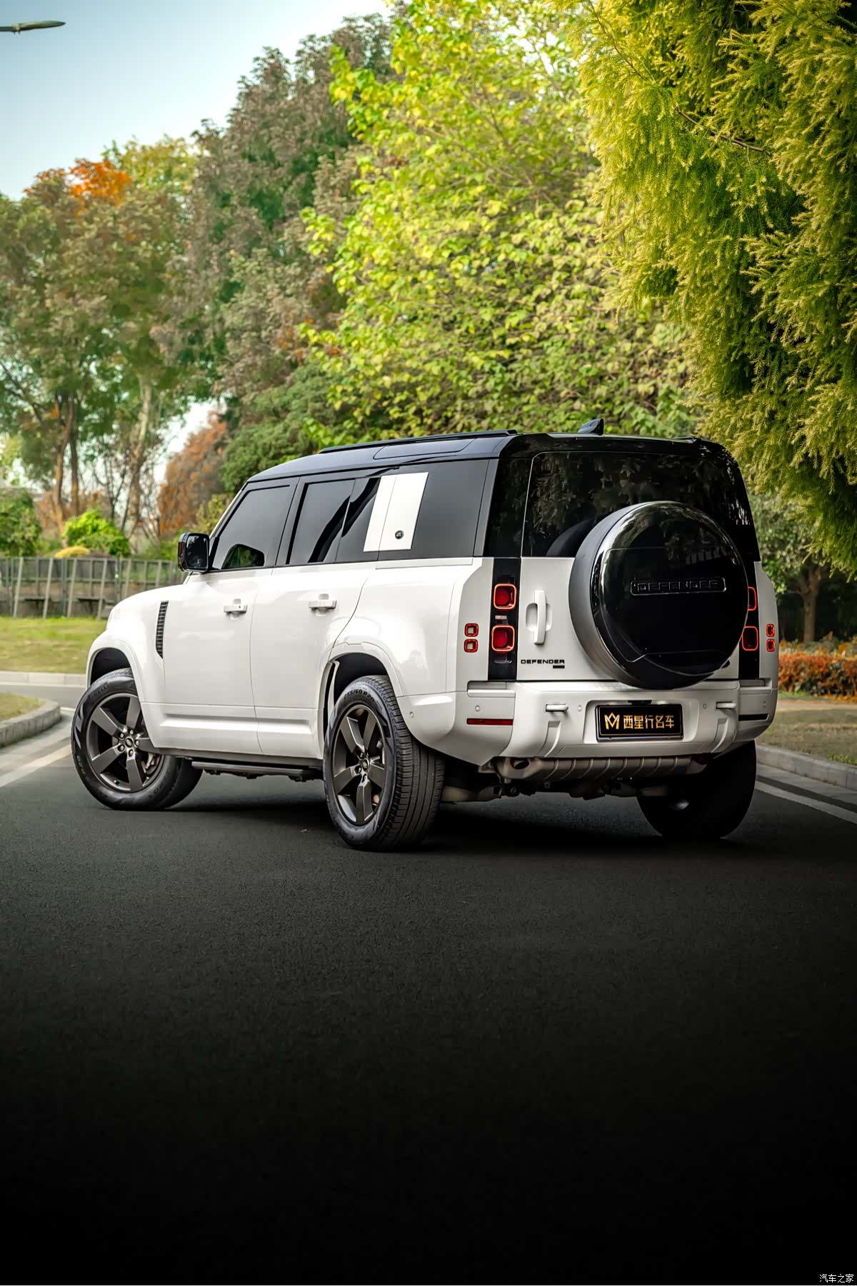 Land Rover Defender, 2022 все фото