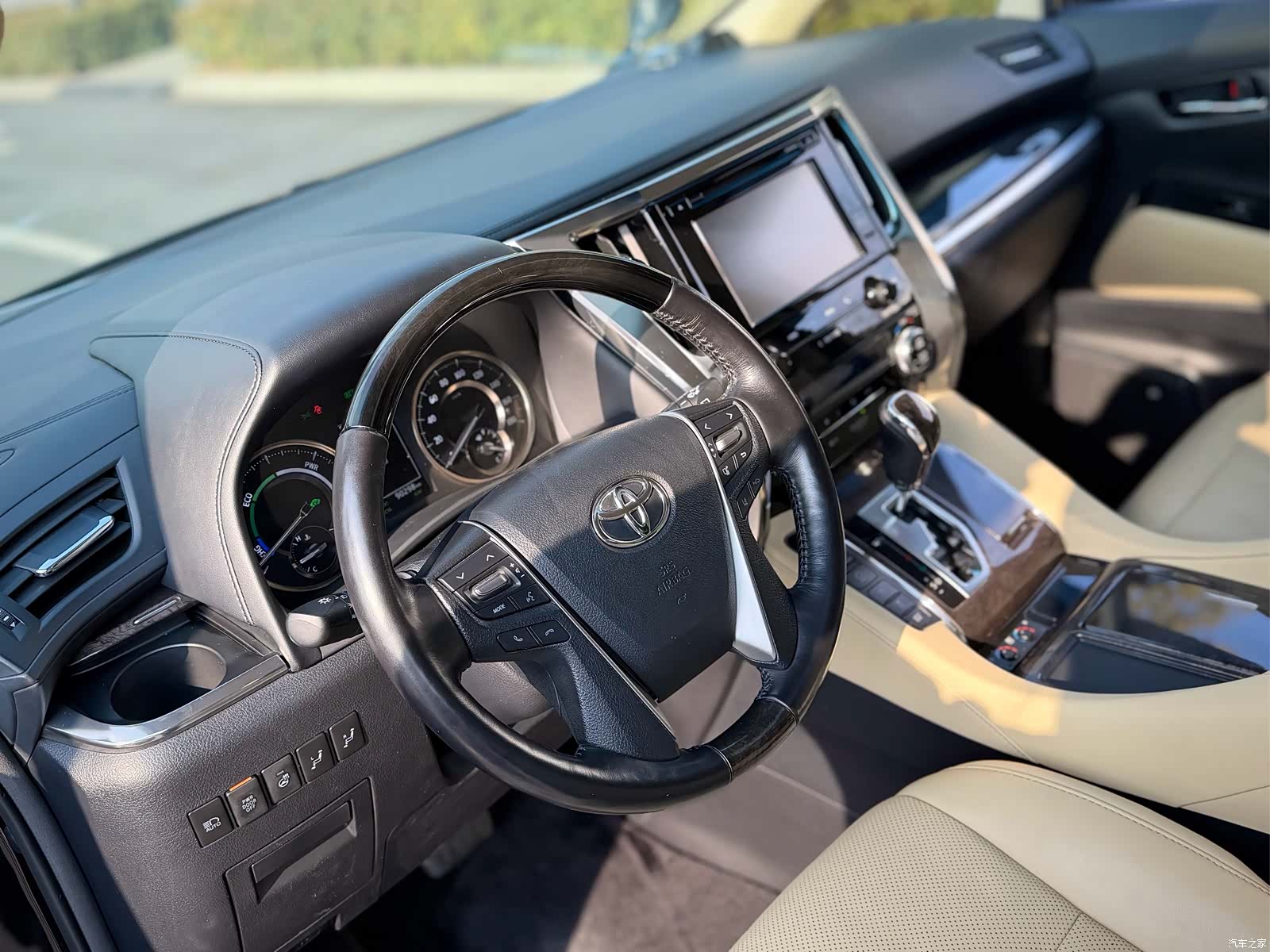 Toyota Vellfire, 2020 11