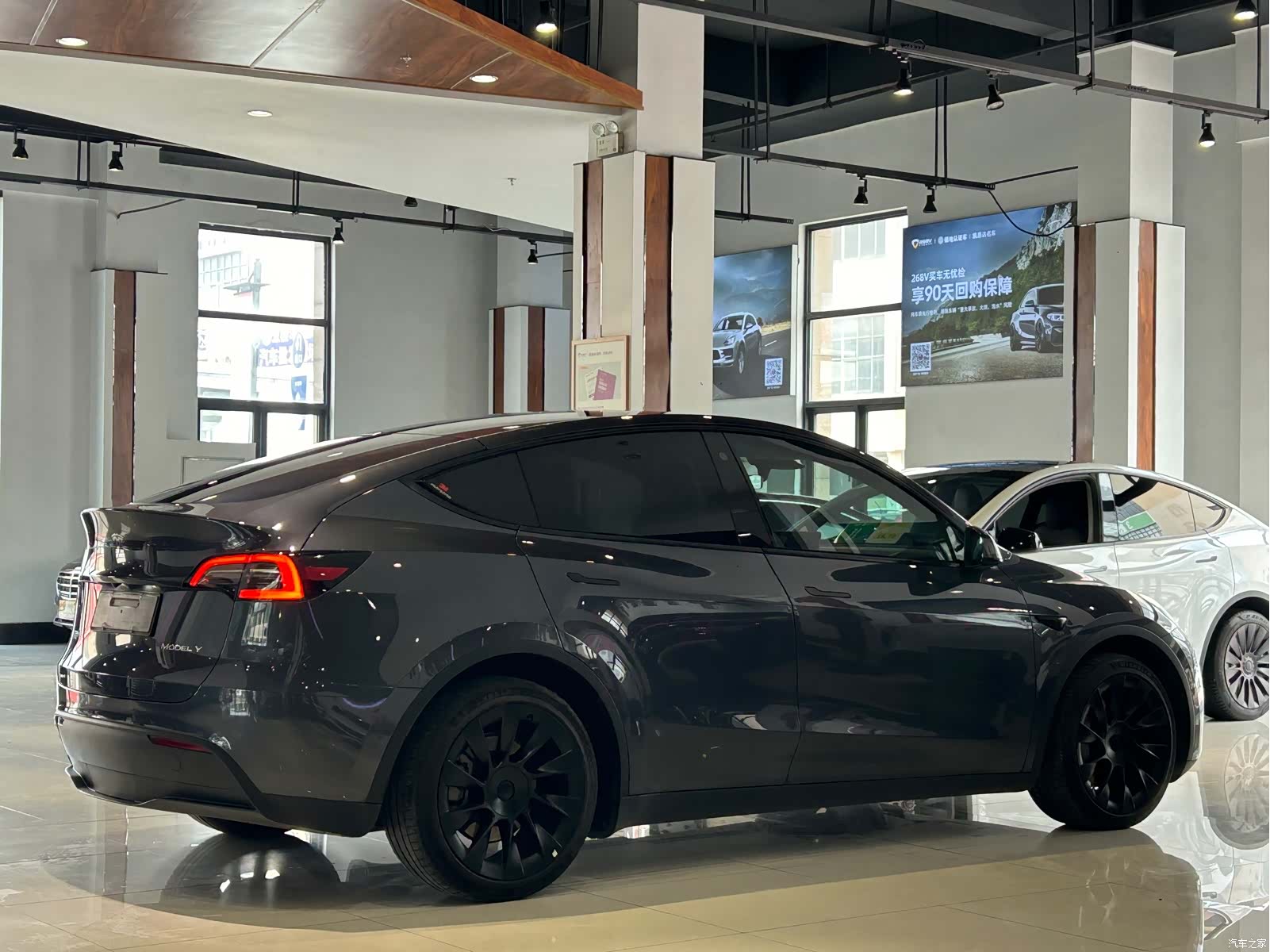 Tesla Model Y, 2022 22