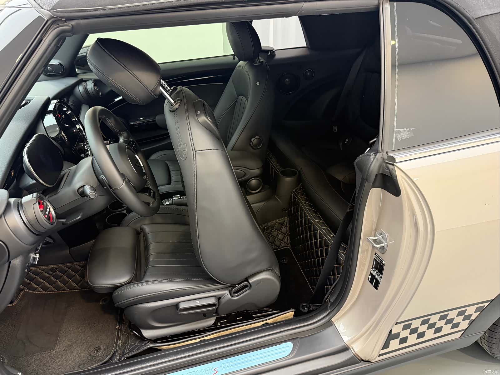 Mini Cooper, 2024 11