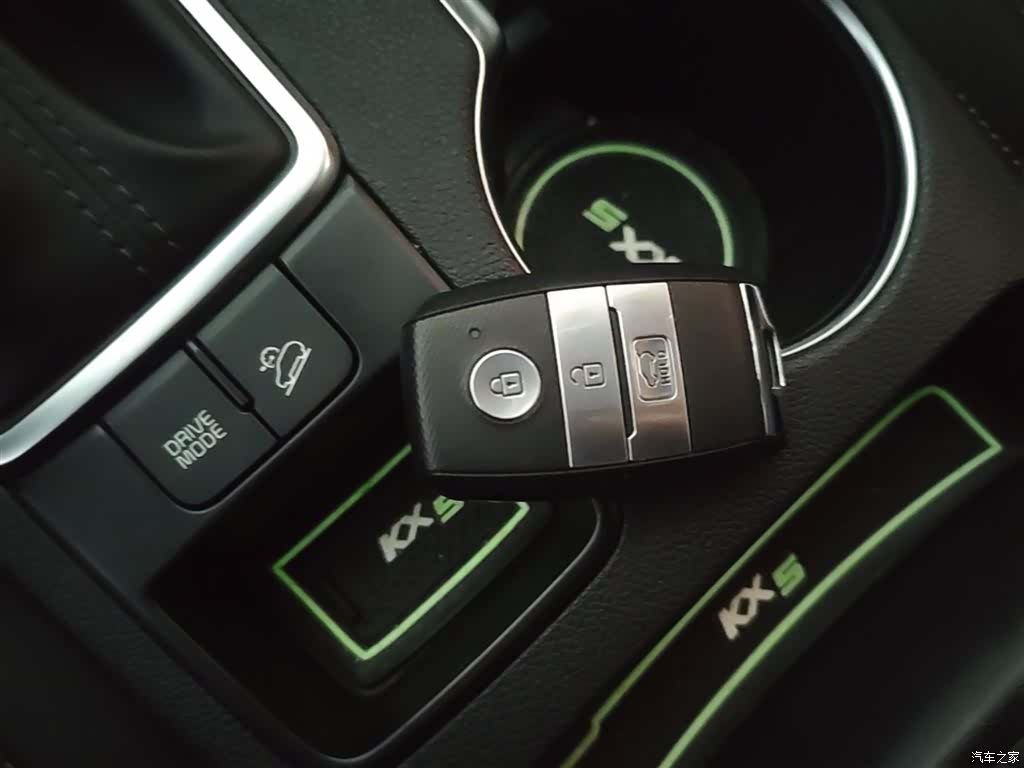 Kia KX5, 2016 9