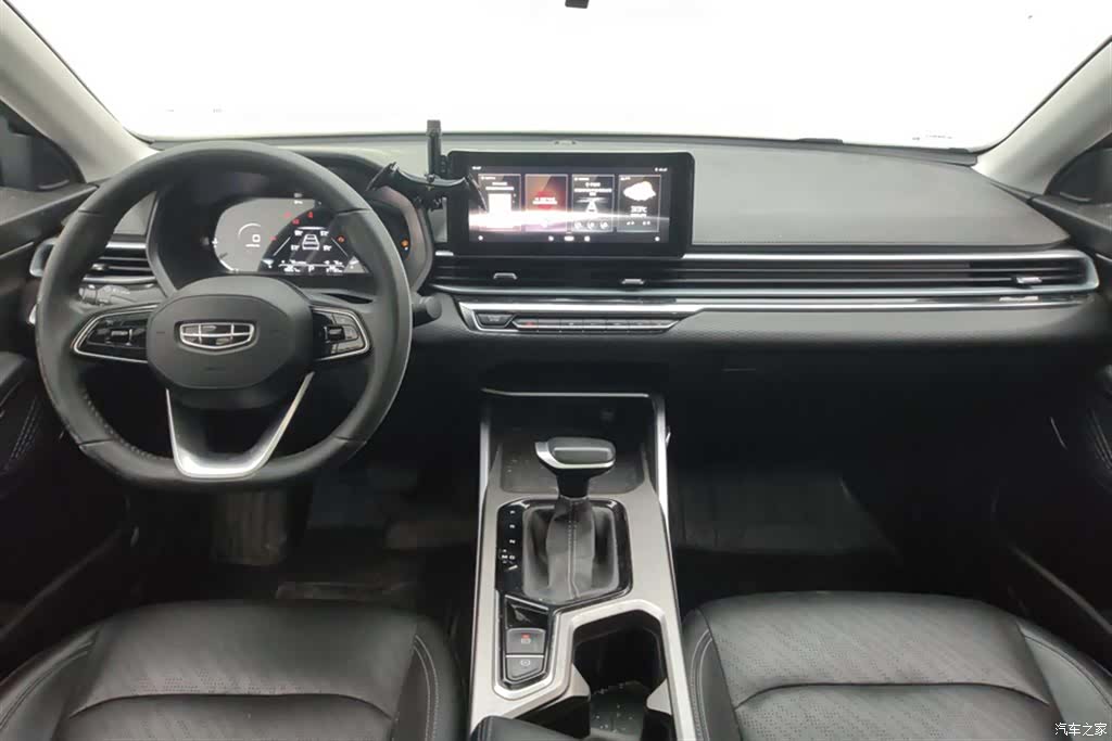 Geely Emgrand, 2022 12