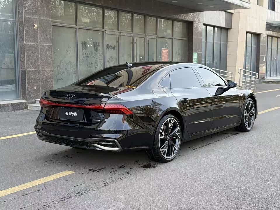 Audi A7L