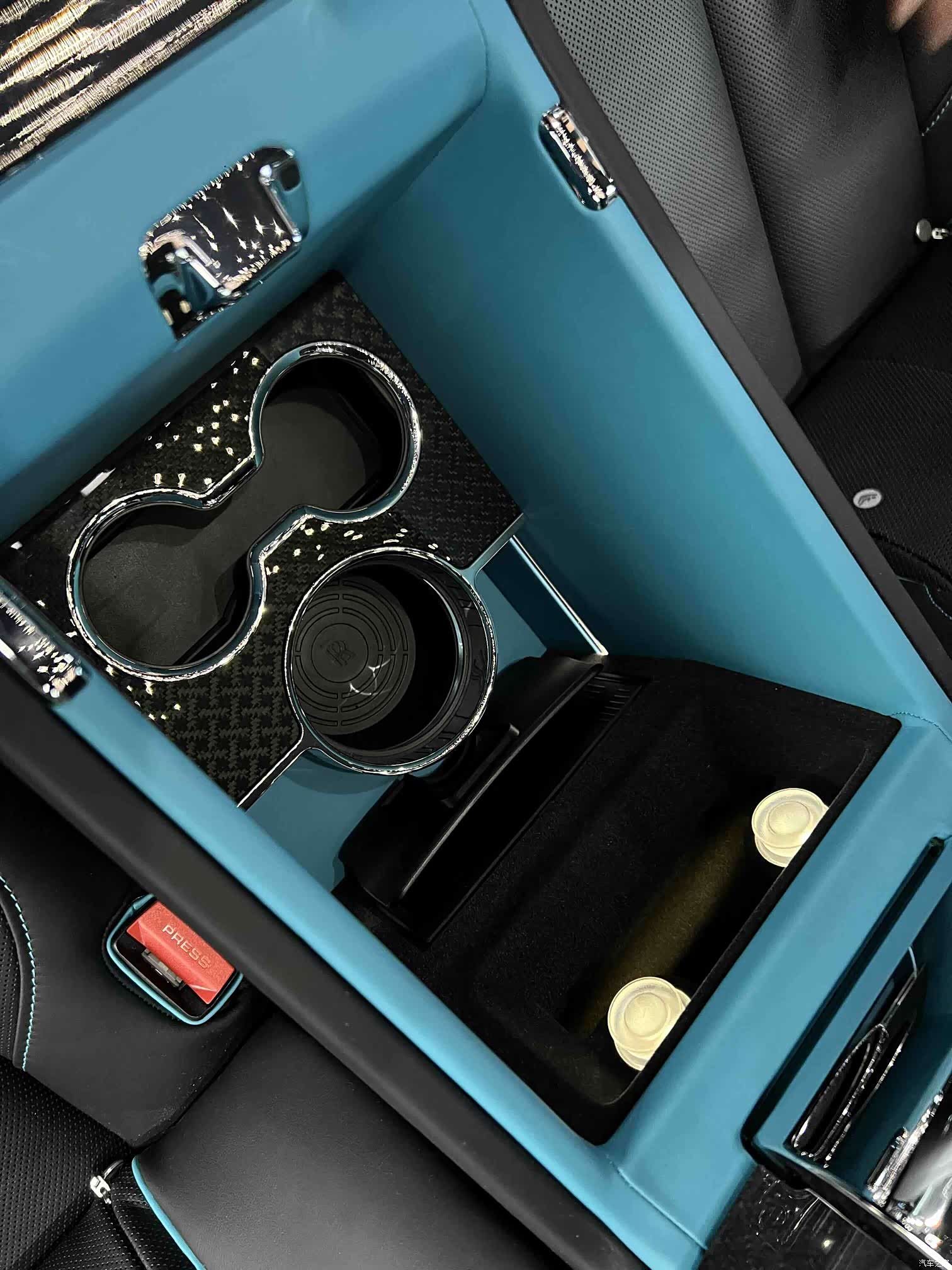 Rolls-Royce Cullinan, 2025 21