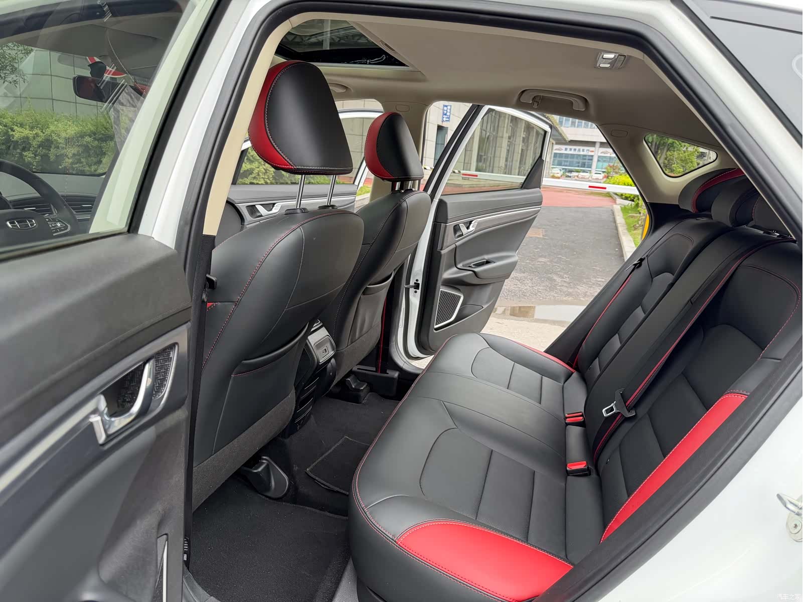 Geely Emgrand, 2021 10
