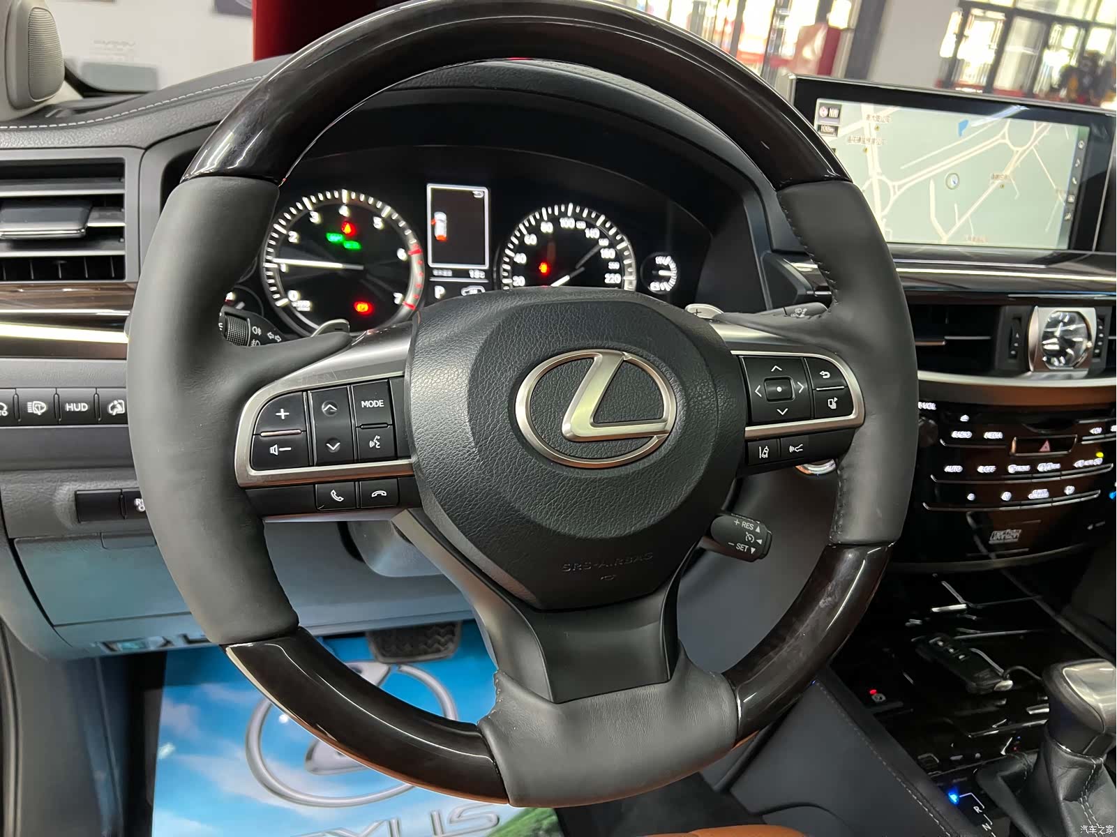 Lexus LX, 2017 17