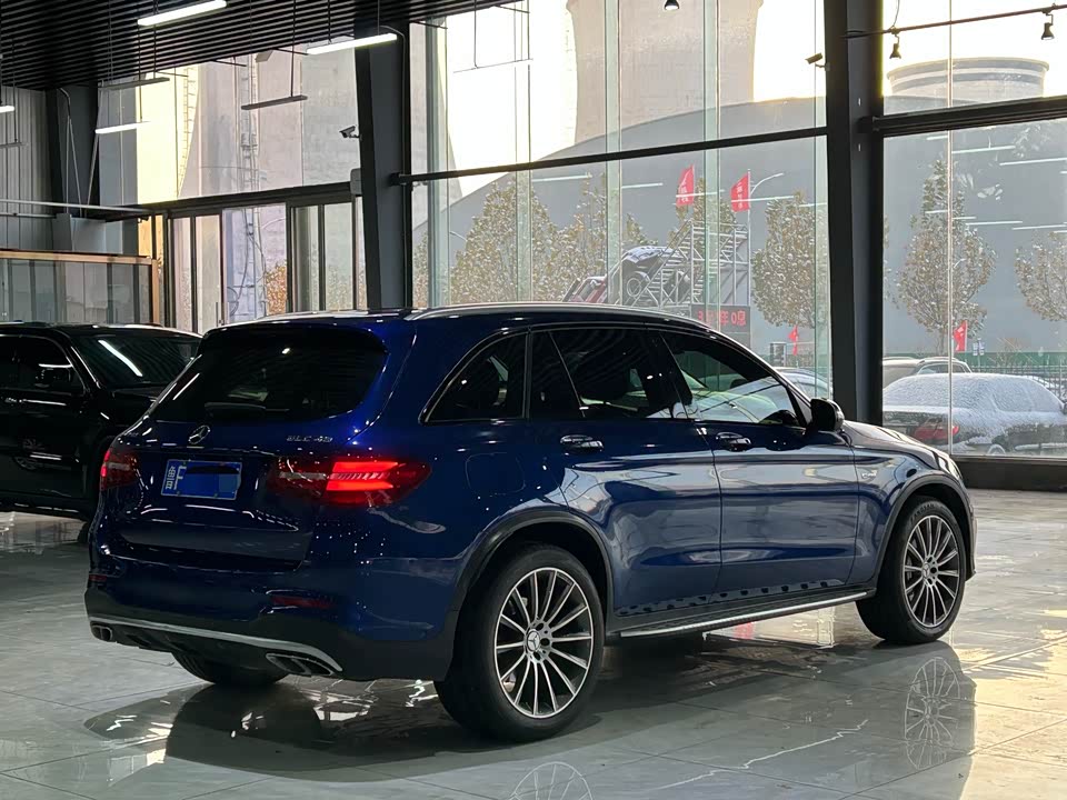 Mercedes-Benz GLC AMG