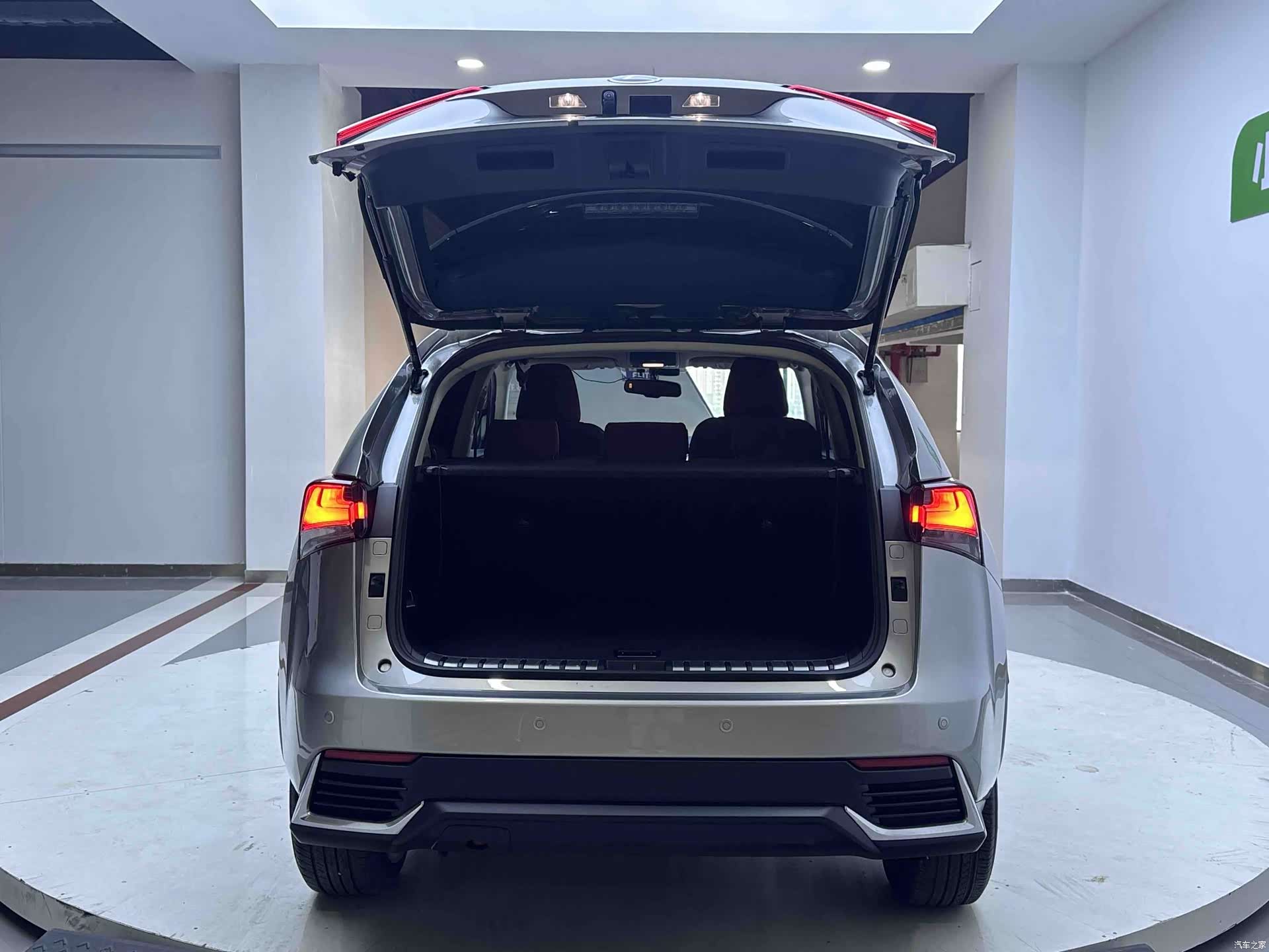 Lexus NX, 2020 19