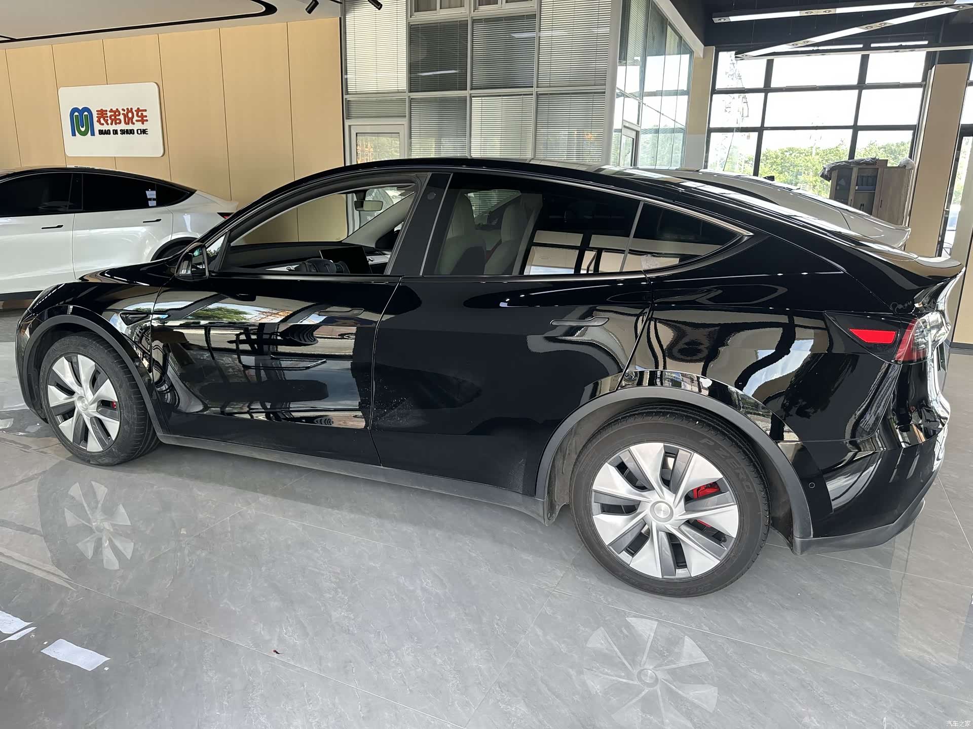 Tesla Model Y, 2022 3