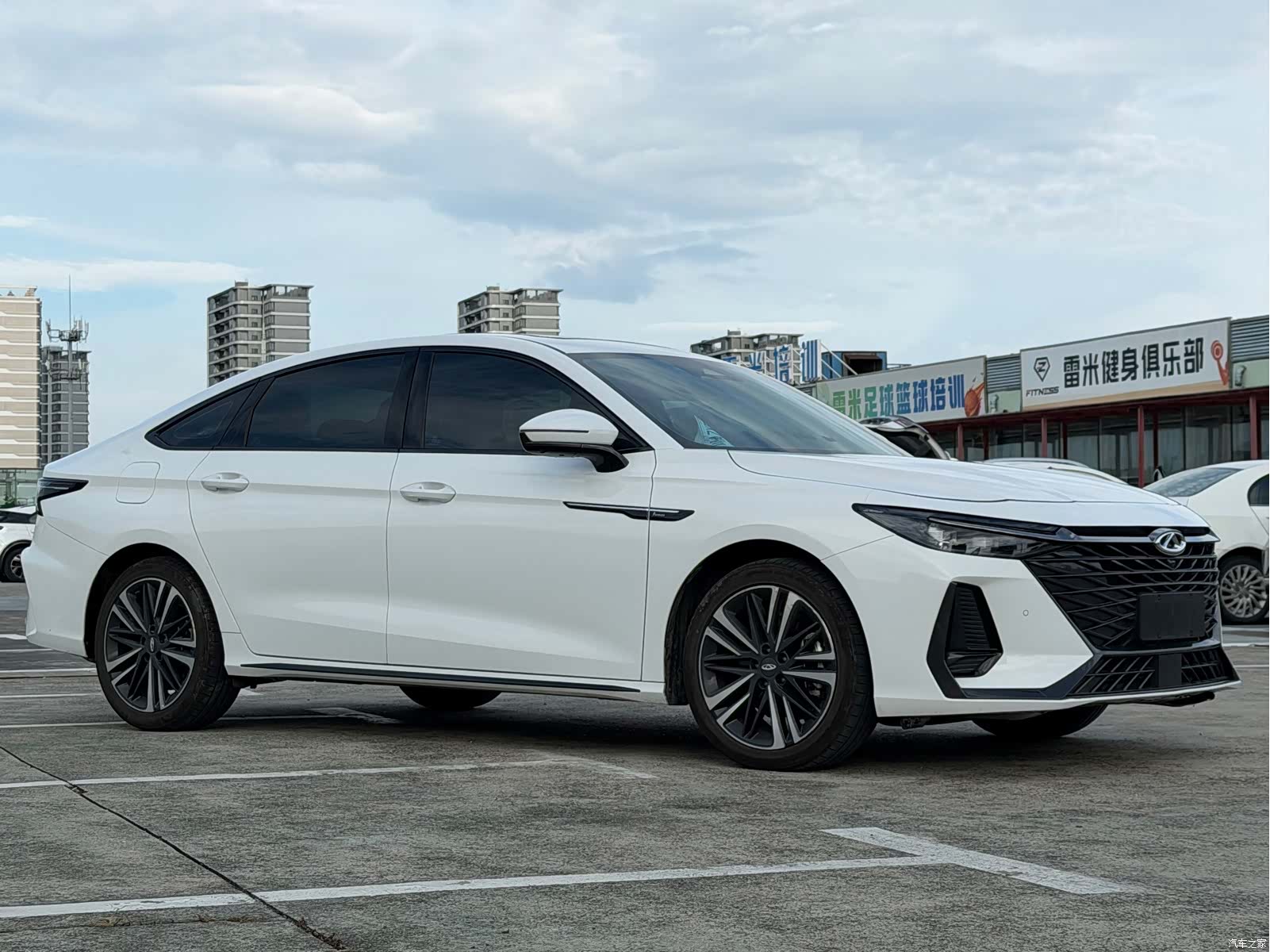 Chery Arrizo 8, 2025 3