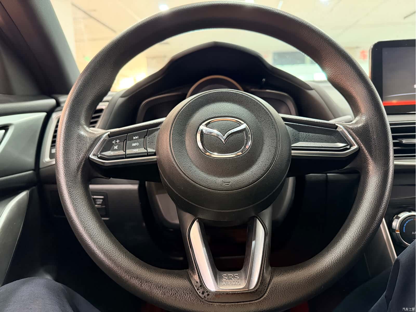Mazda CX-4, 2019 10